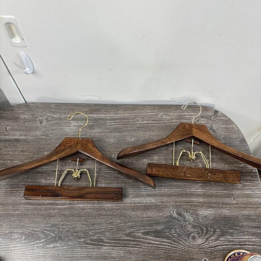 Vintage The Setwell Style 18 Inch Wooden Heavy Duty Suit Valet Hanger Wood